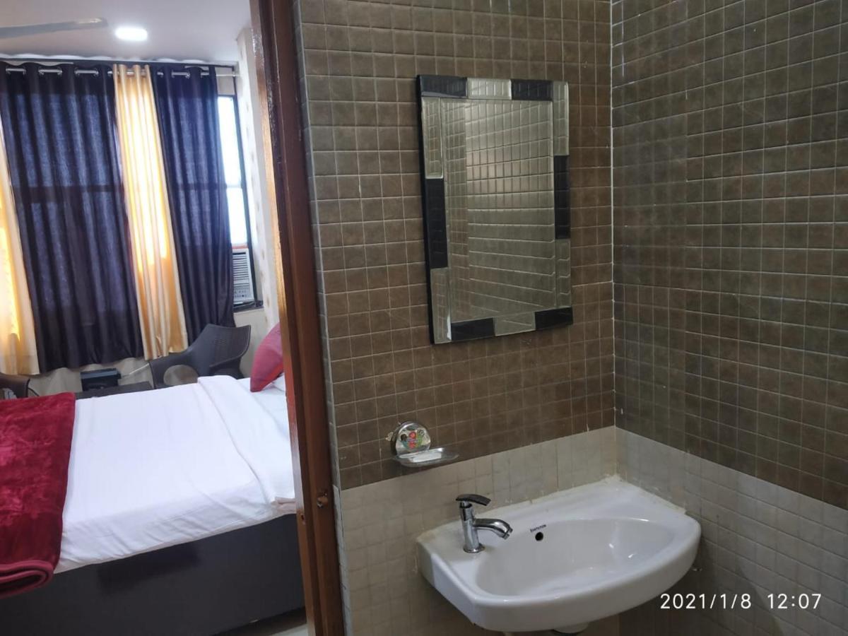 Hotel Aarti Darshan Haridwār Esterno foto
