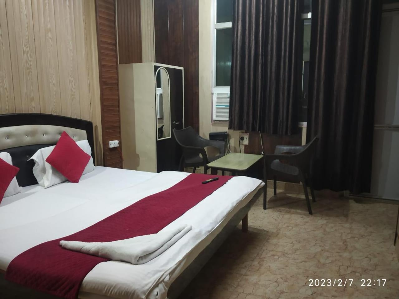 Hotel Aarti Darshan Haridwār Esterno foto