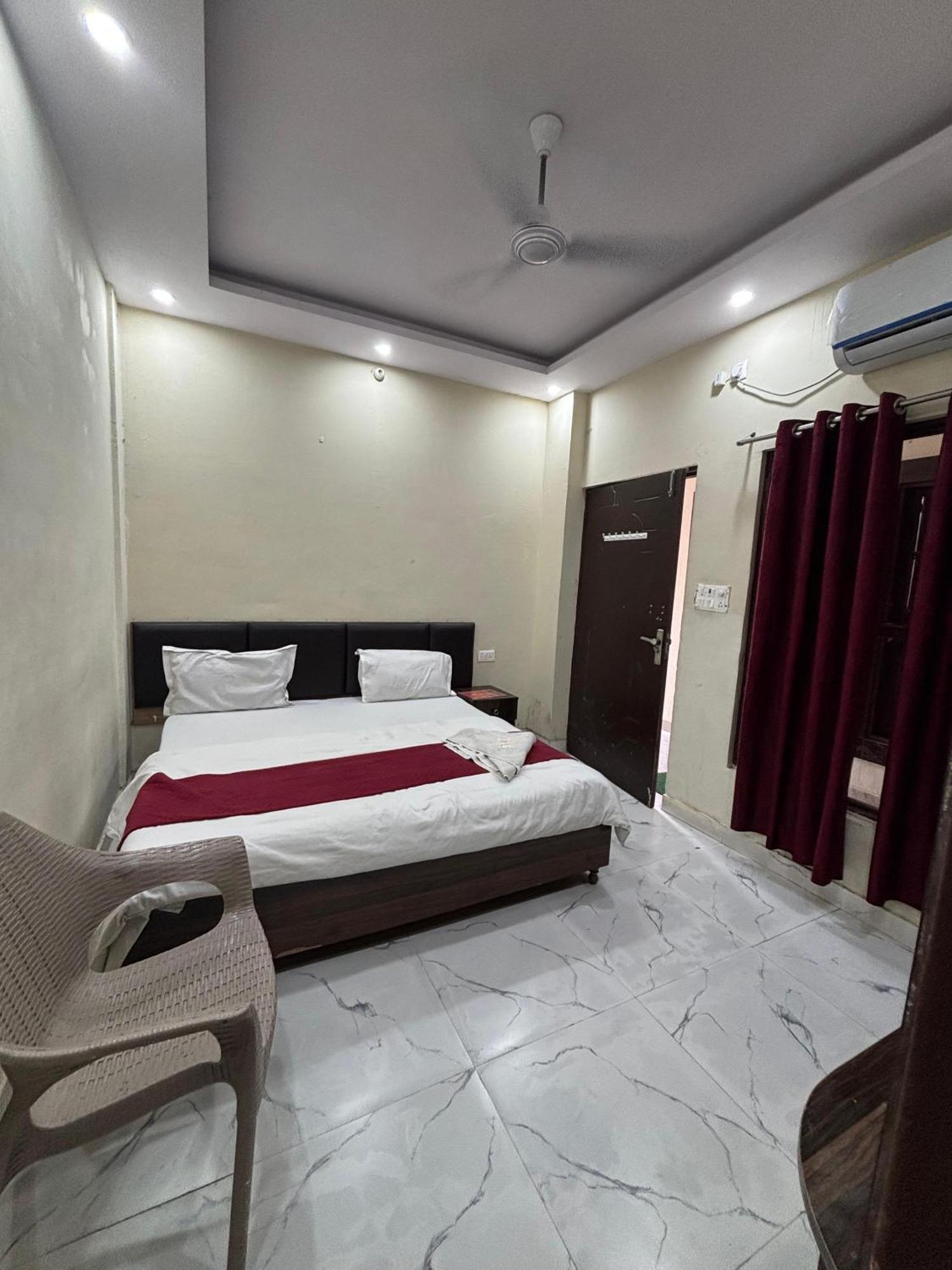 Hotel Aarti Darshan Haridwār Esterno foto