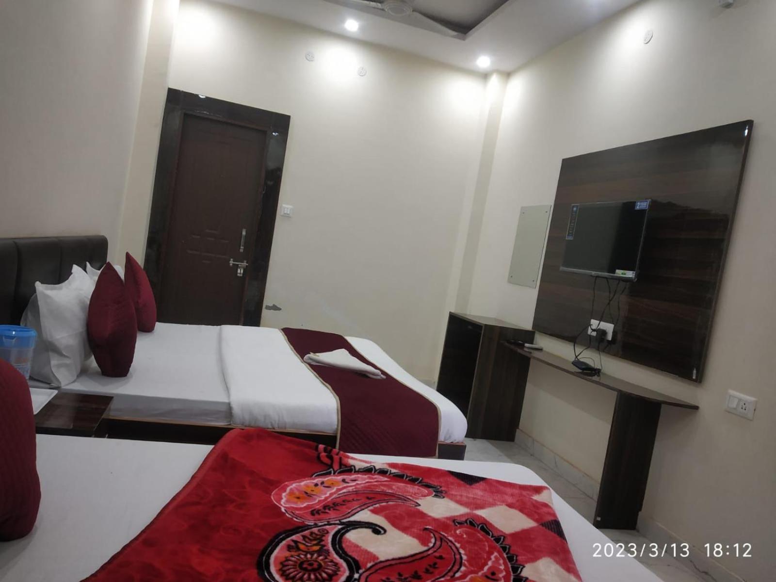 Hotel Aarti Darshan Haridwār Esterno foto