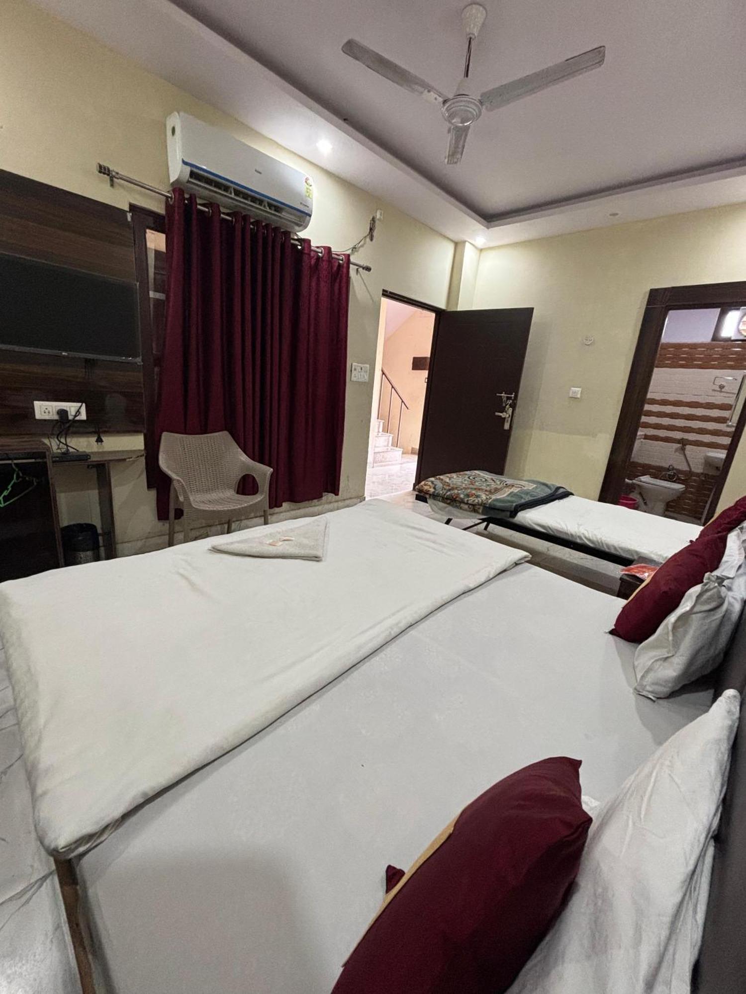 Hotel Aarti Darshan Haridwār Esterno foto